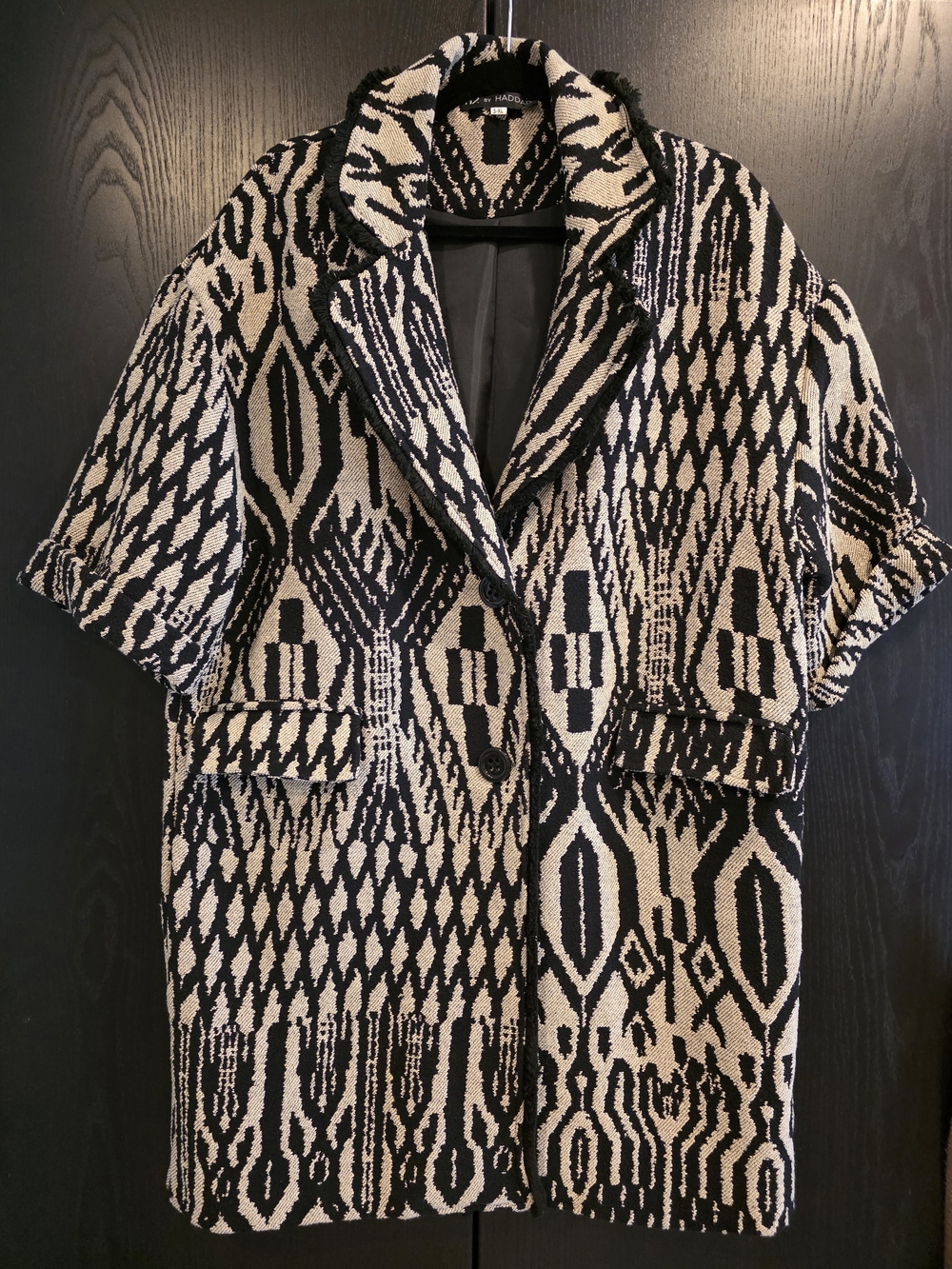 Women's Black & Cream Unique Patterned Short Coat